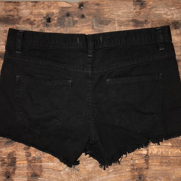 Free People Black Shark Bite Denim Cutoff Shorts Size 24 - Picture 7 of 11